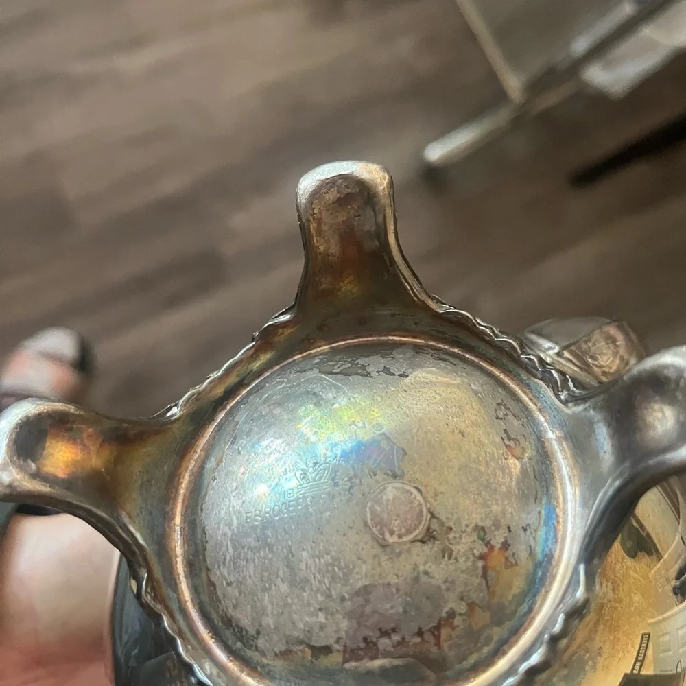 Elegant Silver Teapots‎